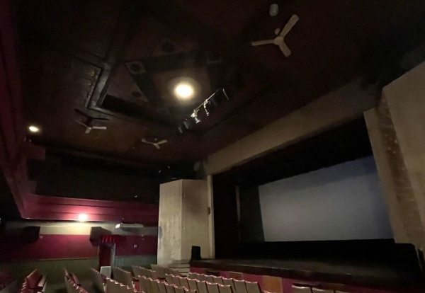映劇の天井