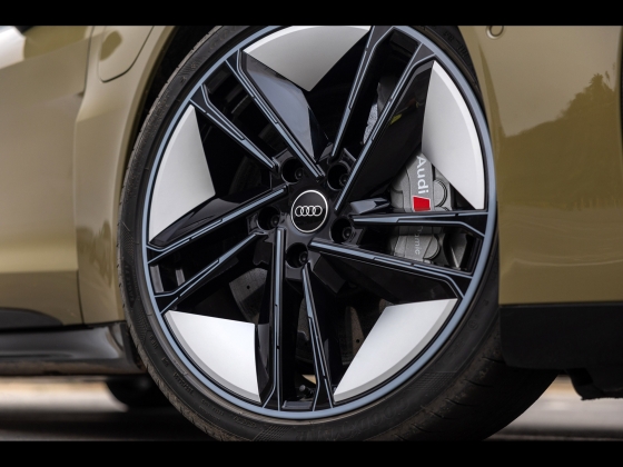 Audi RS e-tron GT [2023] 003