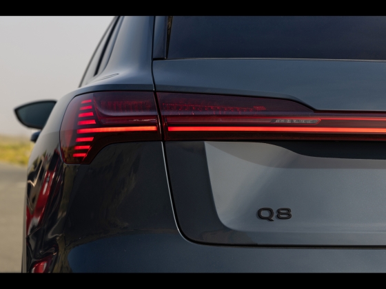 Audi Q8 e-tron [2024] 004