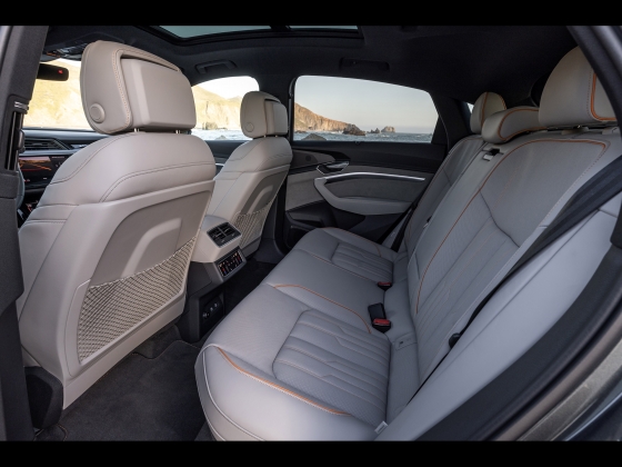 Audi Q8 Sportback e-tron Launch Edition [2024] 008