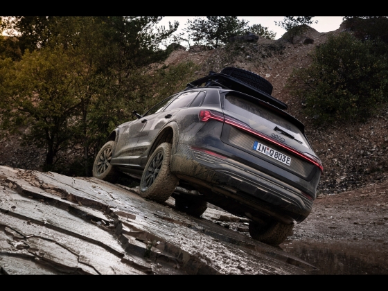 Audi Q8 e-tron edition Dakar [2024] 004