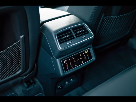 Audi Q8 e-tron 55 quattro S line [2024] 007