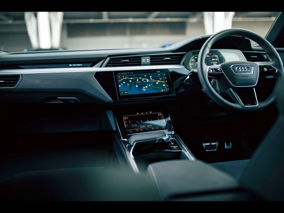 Audi Q8 e-tron 55 quattro S line [2024] 005