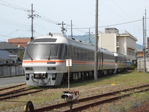 oth-train-1119.jpg