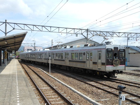 oth-train-1196.jpg