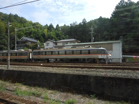 oth-train-1225.jpg
