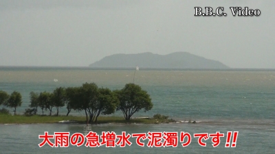 大雨の急増水で泥濁りの琵琶湖!! 強風でもがんばってるボートがいます #今日の琵琶湖（YouTubeムービー 23/06/03）