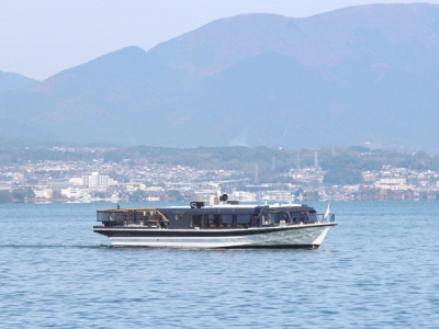 琵琶湖汽船の観光船 ランシング
