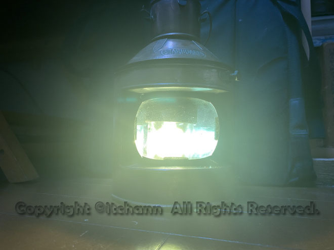 何がなんでもキャンプだし 感染予防　マスク飲食　ミラー　転用　LEDランタン　リフレクター　キャンプギア　サスティナブル　アクリル板　船舶灯