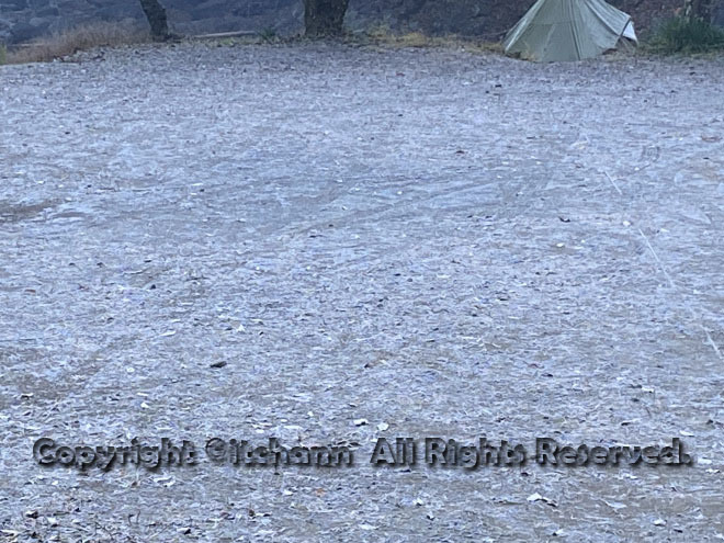 何がなんでもキャンプだし 久保キャンプ場　ランタンシェード　ランタンリフレクター　アマゾン　中華キャンプアイテム　コールマン　ケロシンランタン　チキラー　メスティン　冬キャンプ　犬連れキャンプ