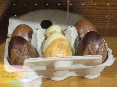 フィンランド ヘルシンキ Kamppi MUJI 無印良品 Chjoko Easter Egg チョコエッグ