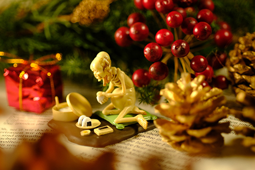 ツバキアキラが撮った、ガチャガチャ、Qualia・丁寧な暮らしをする餓鬼。いそいそとクリスマスの準備をしているガッキー。