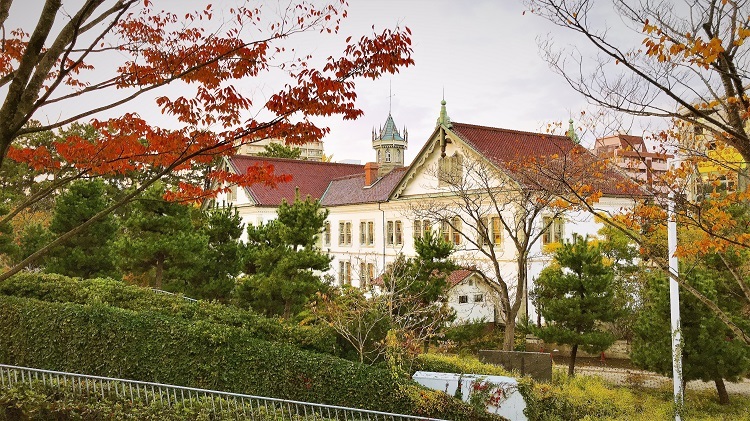 5中央区白山公園空中庭園と新潟県政記念館