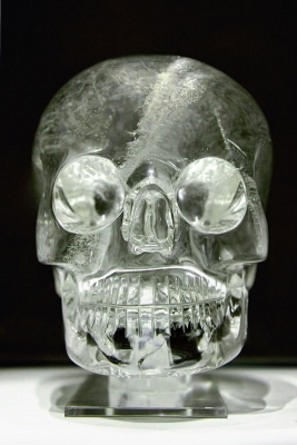 512px-Crystal_skull_british_museum_random9834672.jpg