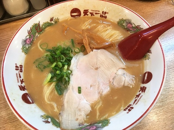640px-Ramen”TENKAIPPIN _JAPAN