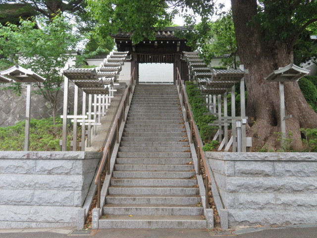 能満寺の山門３