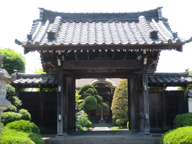 妙法寺の山門２