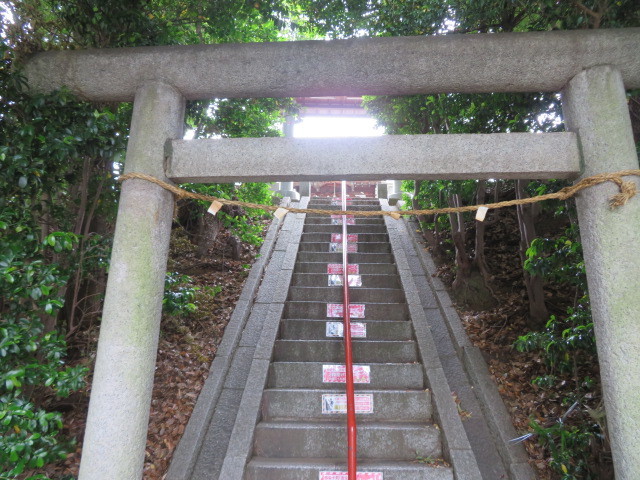 土橋神社の参道２