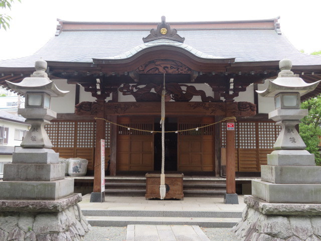 土橋神社の社殿２
