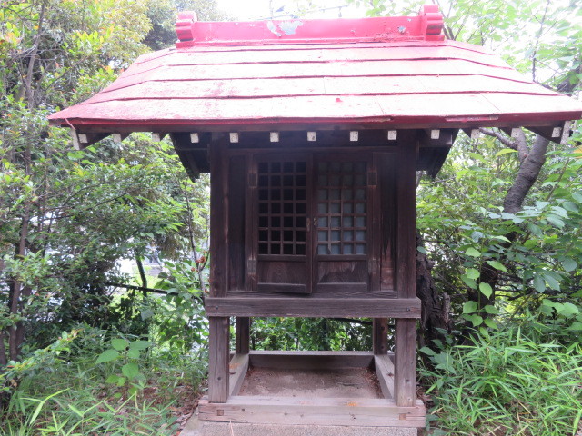 土橋神社の境内５