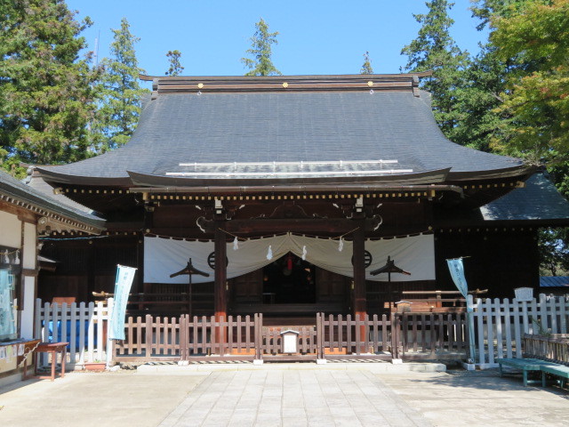 象山神社の拝殿３