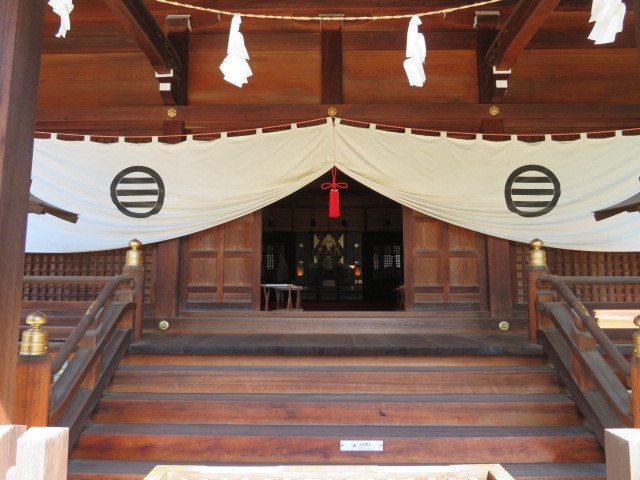 象山神社の拝殿４