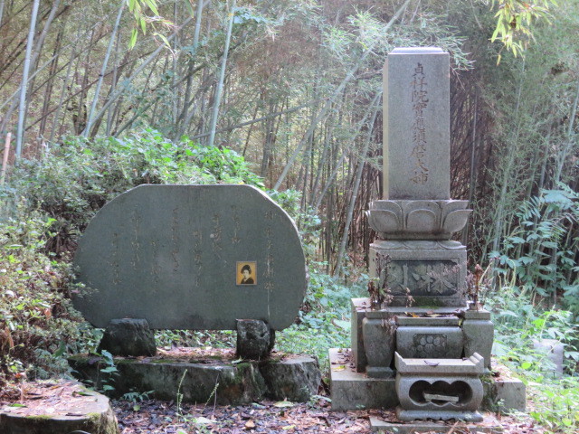 松井須磨子の墓５