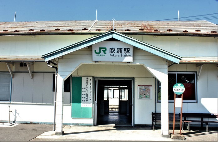 ①駅舎