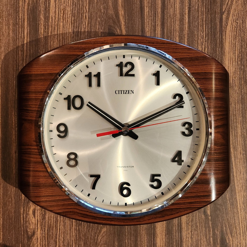 ミッドセンチュリーテイスト シチズンの木目柄掛時計（未使用品
